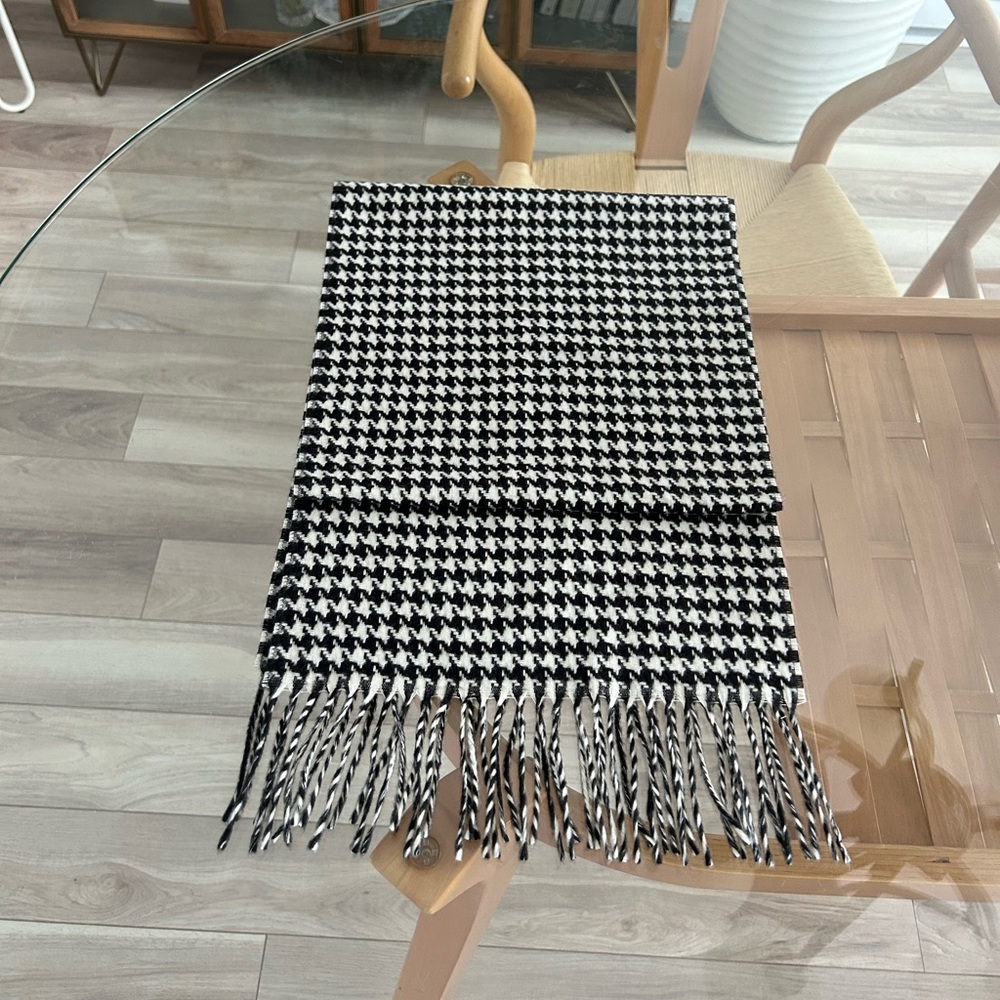 Croft & Barrow Pied de Poule Scarf